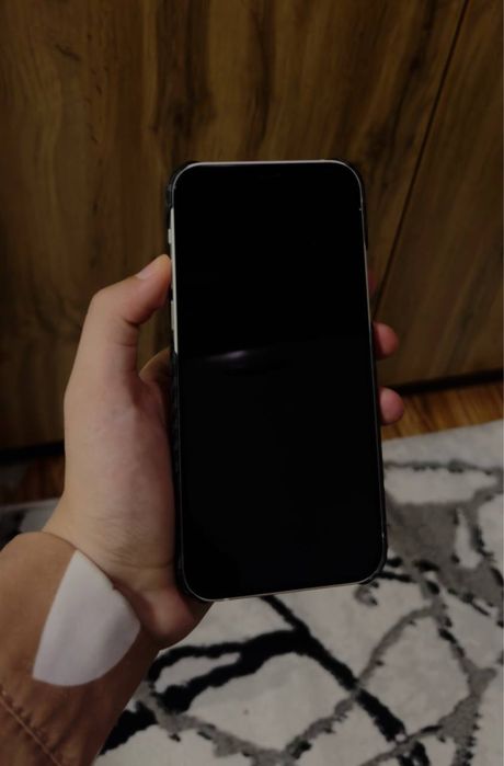 iphone 12 ideal usta ko’rmagan