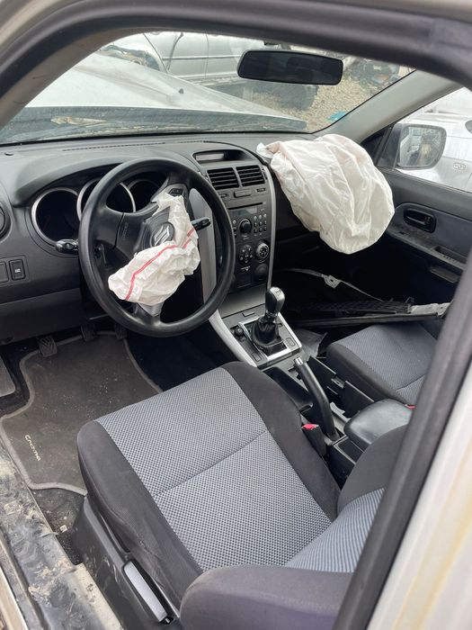 Suzuki Grand Vitara 1.6i НА ЧАСТИ