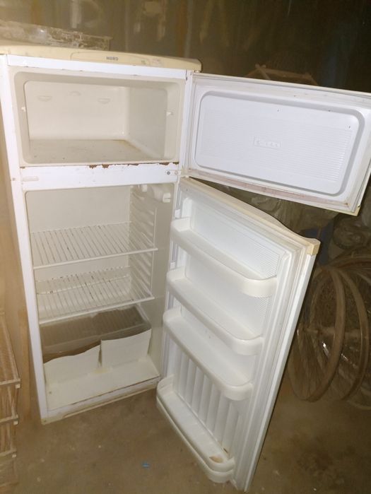 Продаётся холодильник норд двухкамерный двигатель рабочий..