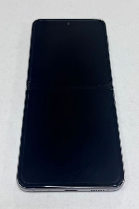 Samsung Z-Flip 3.