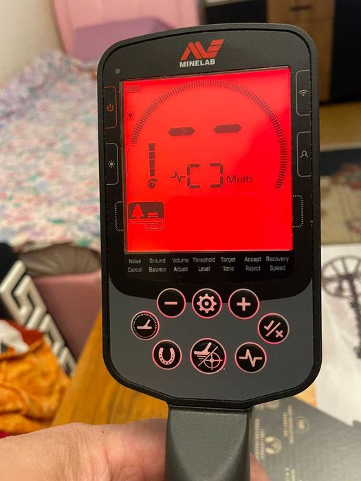 Металотърсач Minelab Equinox 900  С Гаранция