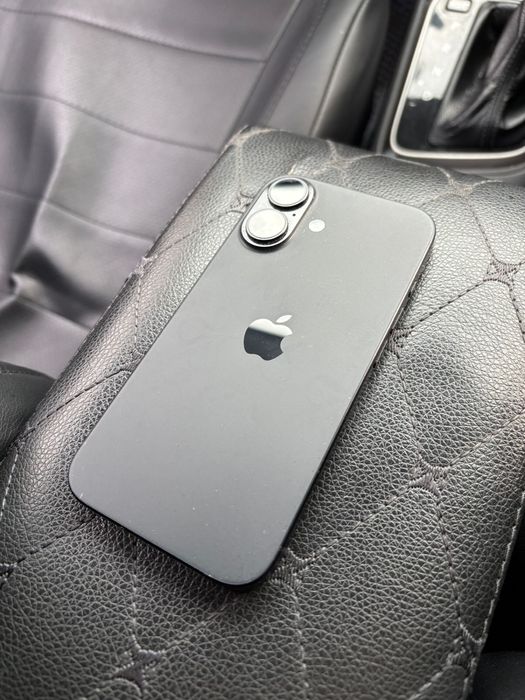 Продам Iphone 16