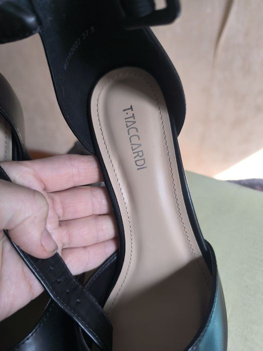 Продам туфли новые на шпильке