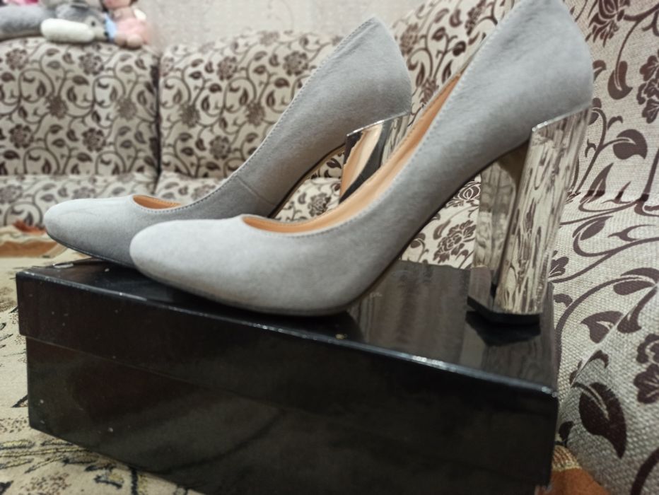 Туфли на высоком каблуке