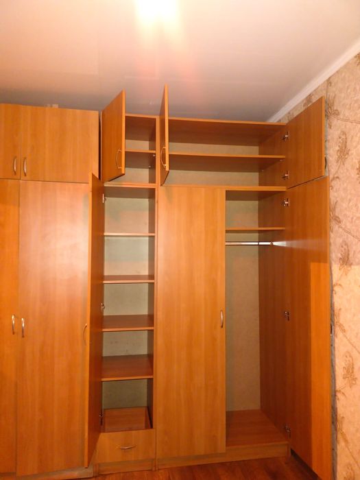 Большой, вместительный шкаф для вещей