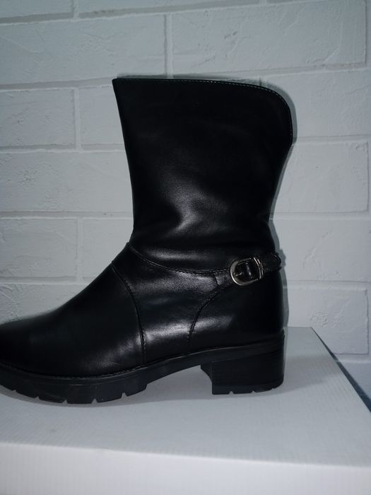 Женские сапоги кожаные