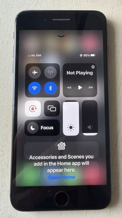 Телефон- Iphone 8 plus