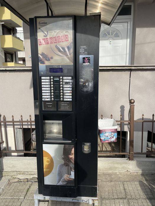 Вендинг автомат Зануси Спацио 7