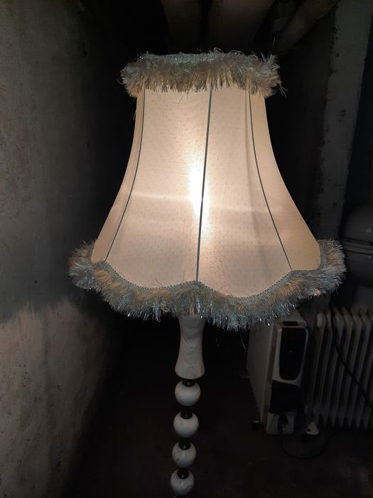 Ретро мраморна самостояща настолна нощна лампа