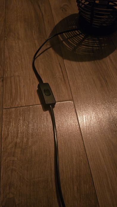 Veioza maro din ratan/ fibre naturale, aproximativ 25 cm inaltime