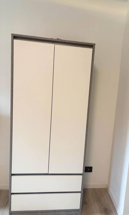 Dulap haine culoare gri beton cu alb