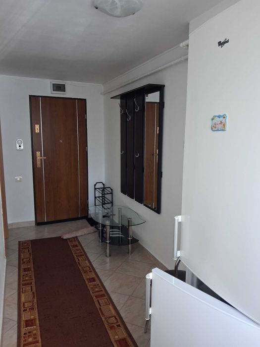 Inchiriez apartament