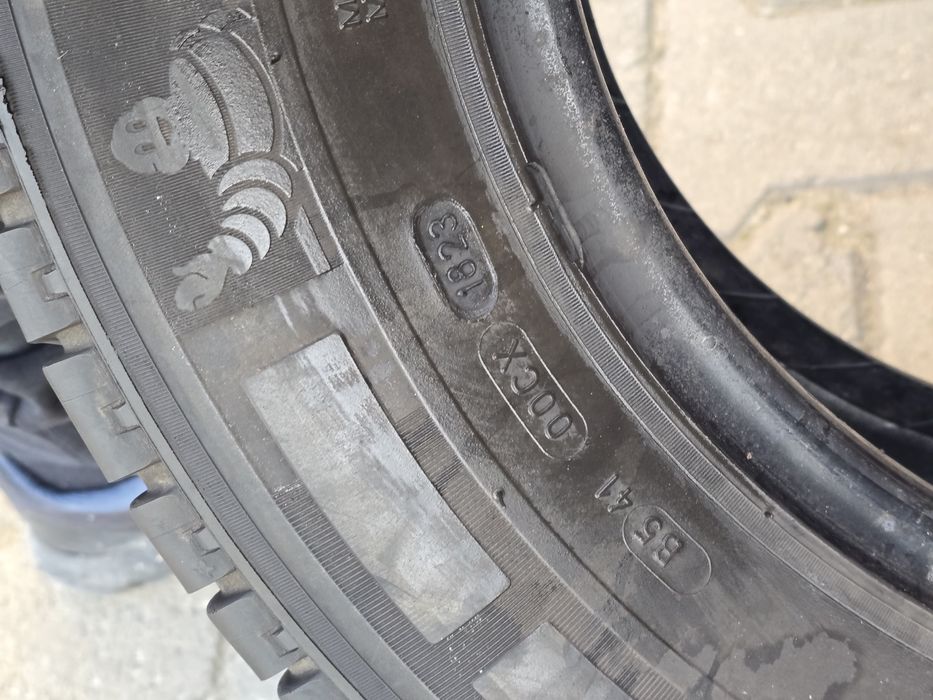 235 65 16 c Michelin 2 бр.