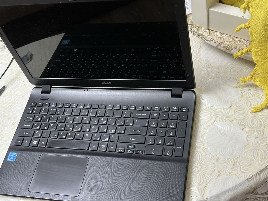 Ноутбук ACER в рабочем состоянии