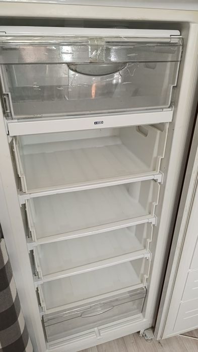Продаю морозилку недорого