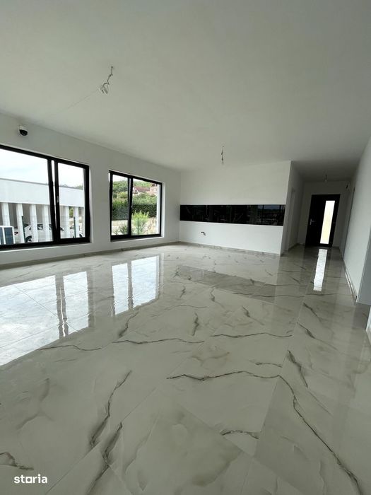 Casă modernă plan P – 750 mp teren – Săldăbagiu de Munte