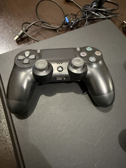 PlayStation 4 Slim като нов