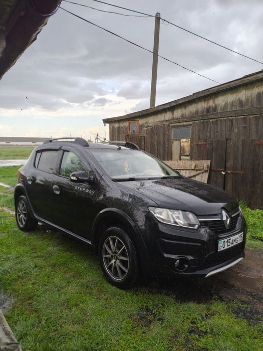 Продам автомобиль Renault Sandero Stepway 2