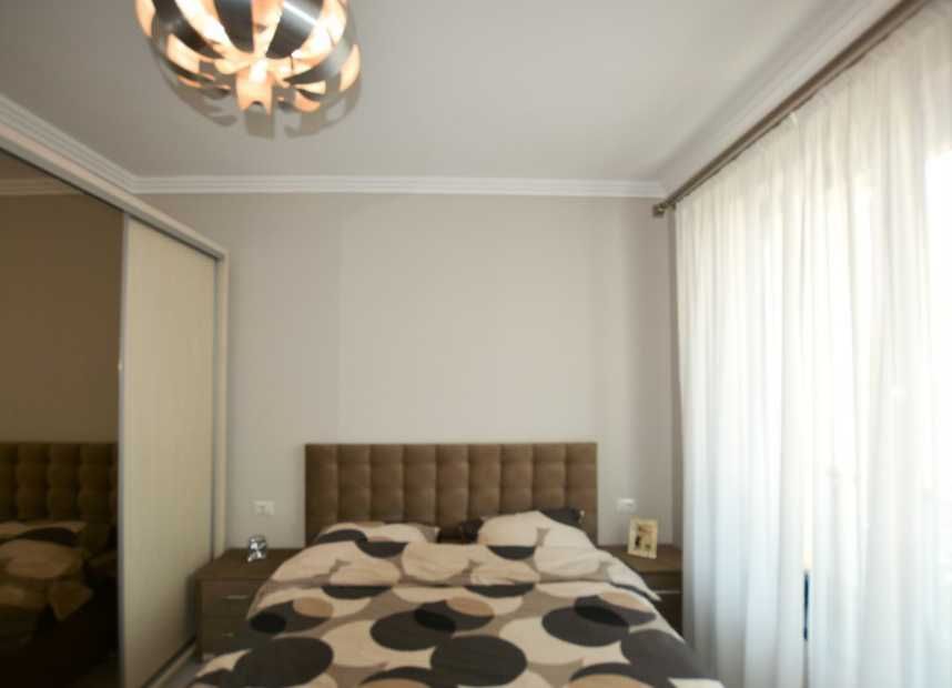 Дава се под наем Тристаен апартамент в Пловдив, Каменица 1 - 82 кв.м за 306 € - Снимка #1