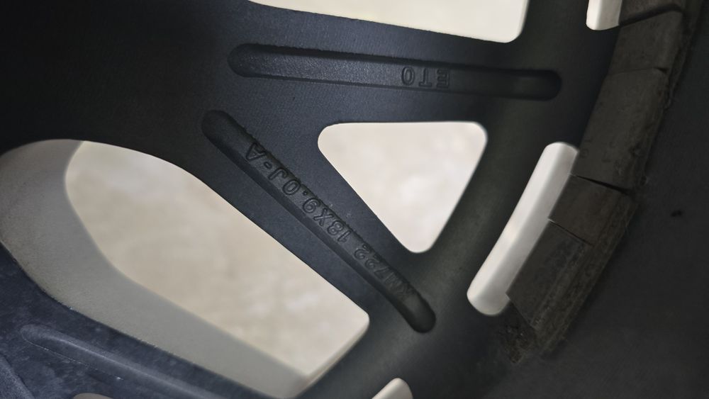 Диски KMC Оригинал r18 9j 139.7 et0