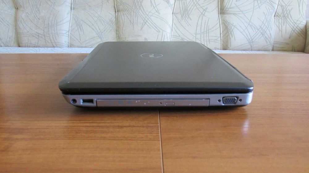 14 инча Dell с Intel i5,8 GB DDR3 лаптоп