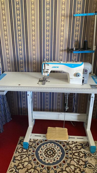Швейная машина jack