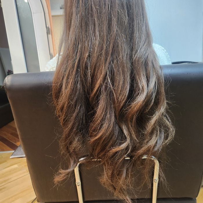 Ofer servicii de coafat sau aranjat