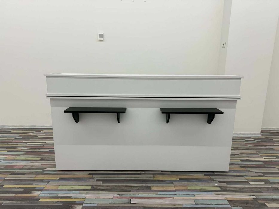 Рецепция в бял цвят