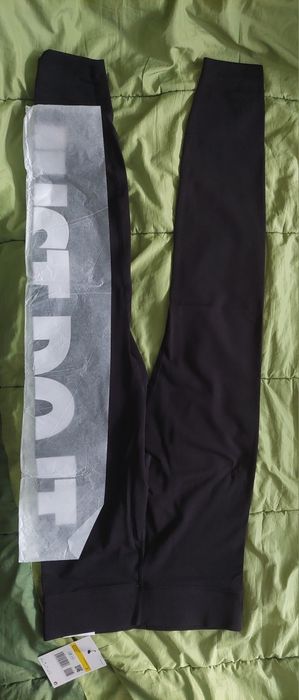 Лот Nike - клин Nike Essential(s) и маратонки Nike Star runner 37.5