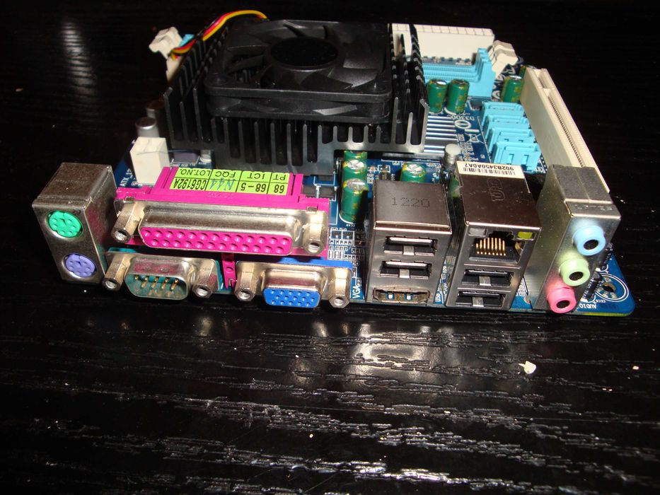 Placa de baza Gigabyte mini iTX GA-E350N AMD 18W TDP