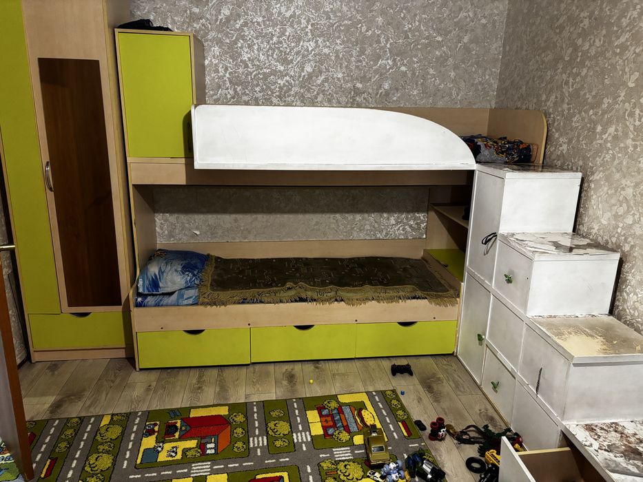 Продам кровать с шкафом