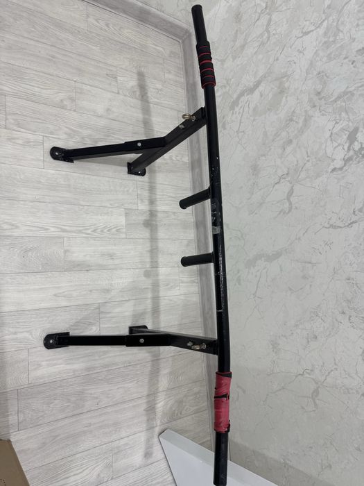 Продам турник с болтами