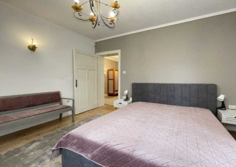 Дава се под наем Тристаен апартамент в София, Докторски паметник - 130 кв.м за 1300 € - Снимка #4