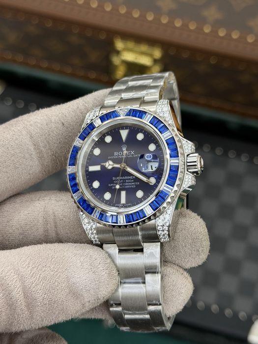 Rolex Submariner Date 40mm Blue Dial – Sapphire Diamond Bezel