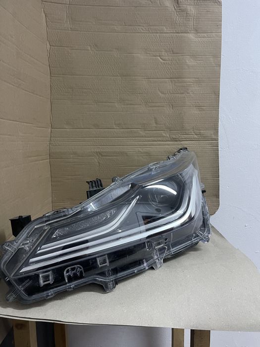 Far stanga Toyota Corrola E21 E210 Sedan 8115002T5100 Full 2018-2023