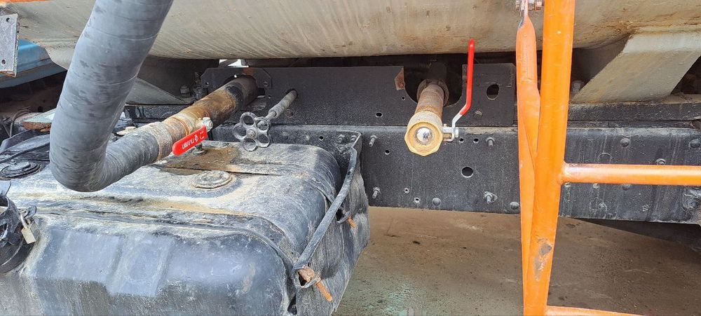 Зил-130 бензавоз