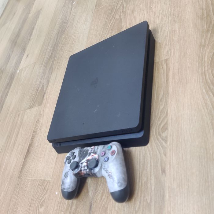 Playstation 4slim/1tb hotira+uyinlar