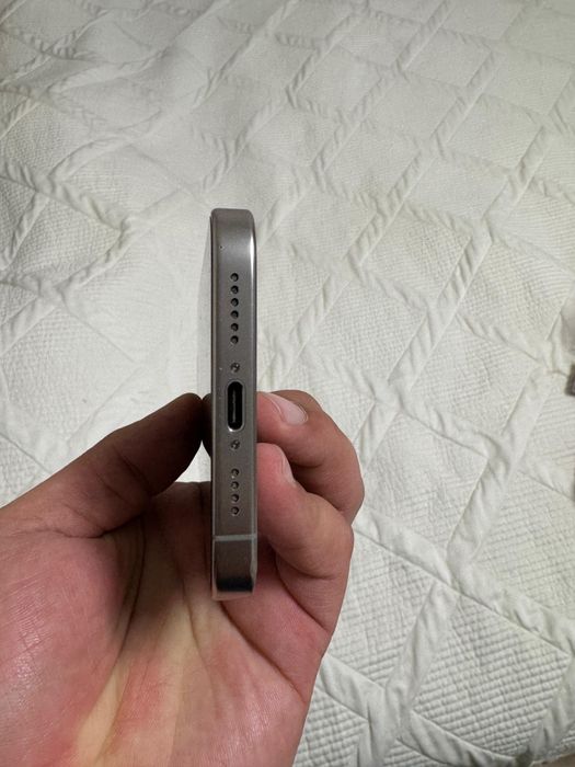 Срочно iPhone 16 pro max продам