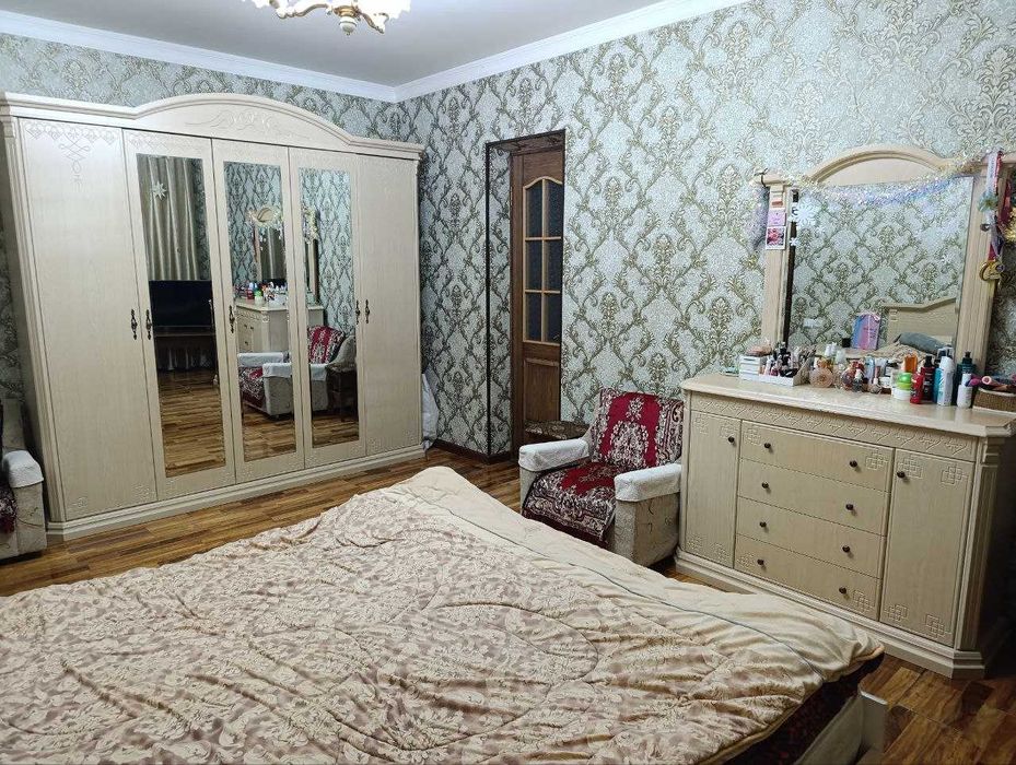 Продаётся 1 комн. квартира в центре. Метро Ойбек