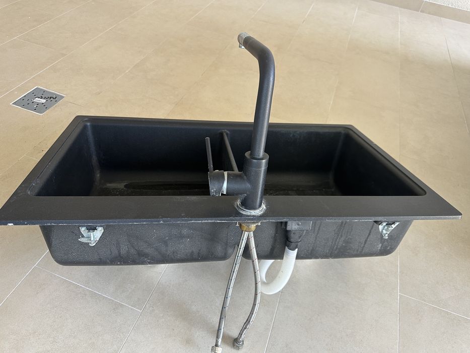 Chiuvetă dublă din compozit negru + baterie