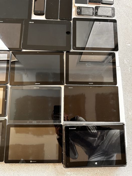 Голям ЛОТ телефони и таблети 65 броя топ цена!