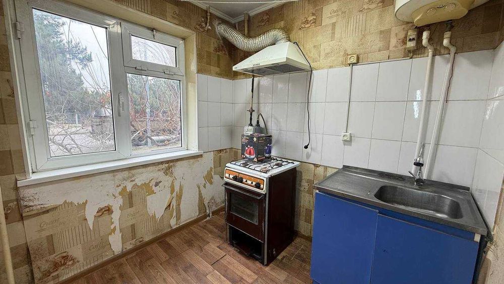 Калениски Платни поликлиника 1қаватда 2хонали квартира сотиладиID:1622