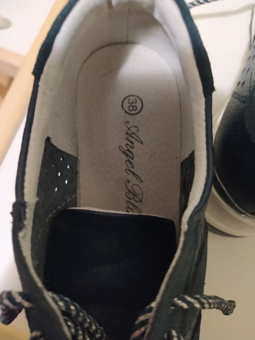 Pantofi din piele