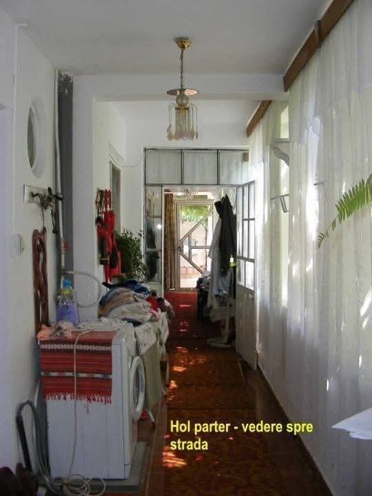 Vând casă tip vilă în Calafat