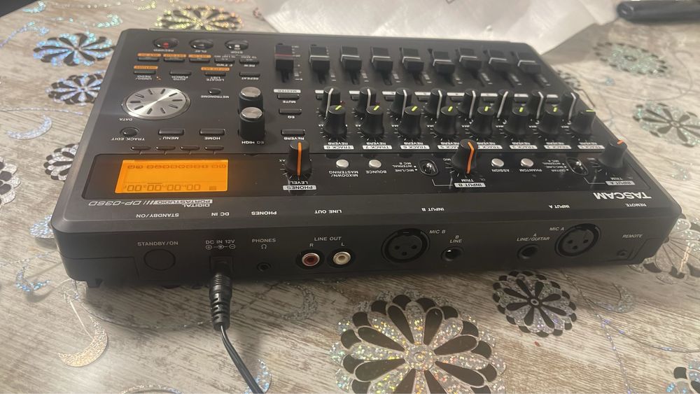 tascam DP-03SD recorder pentru studio