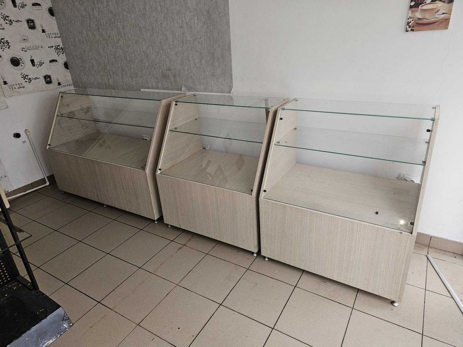 Vitrine magazin sticla si pal