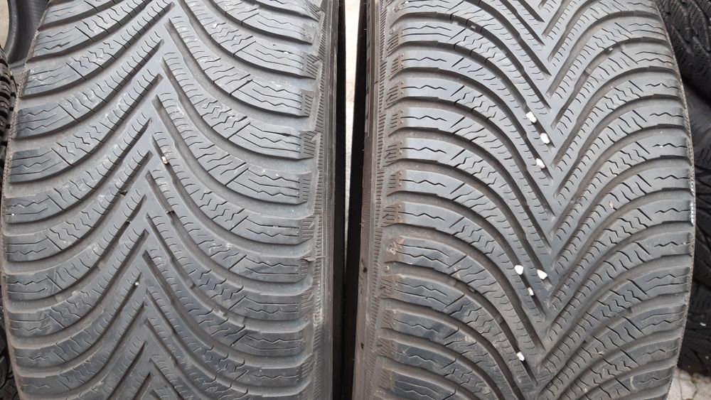 Anvelope 215/55r16 iarnă marca Michelin, Semperit preț 210 lei bucata