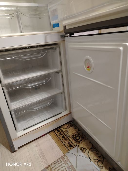 Срочно сатылады холодильник