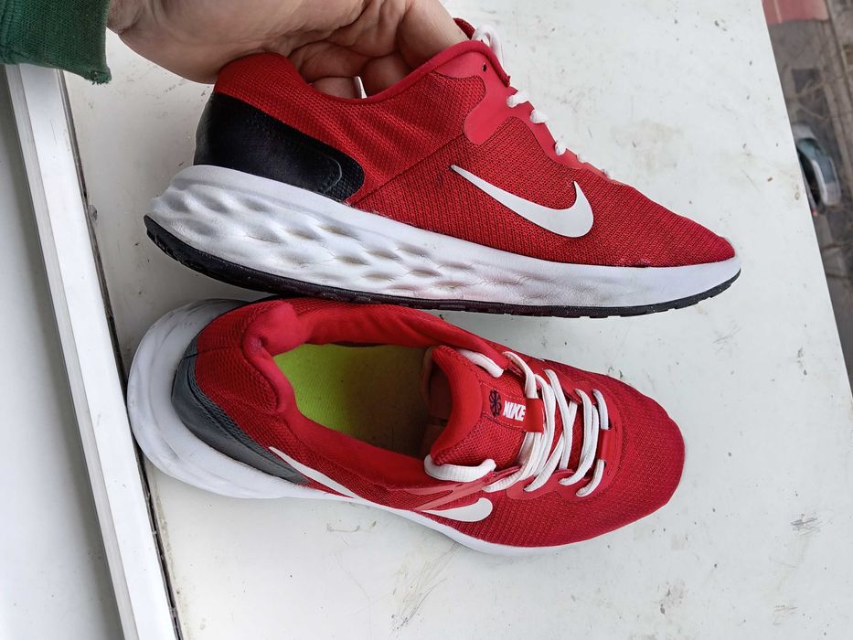 Adidas Nike REVOLUTION 6 marimea.43, (27.5 cm) made in Vietnam.