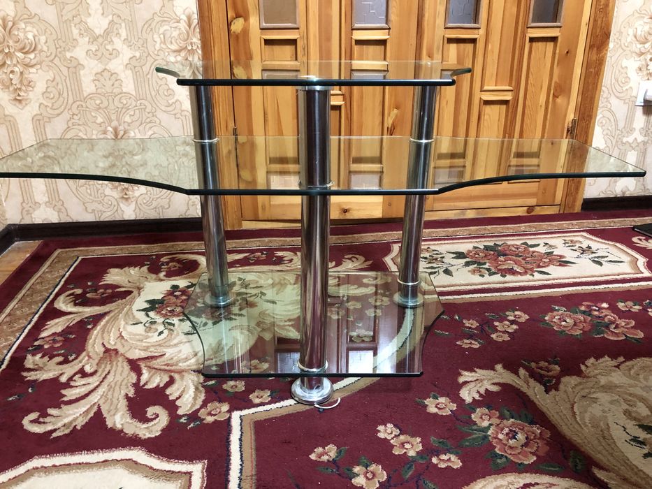 Журнальный стол стеклянный